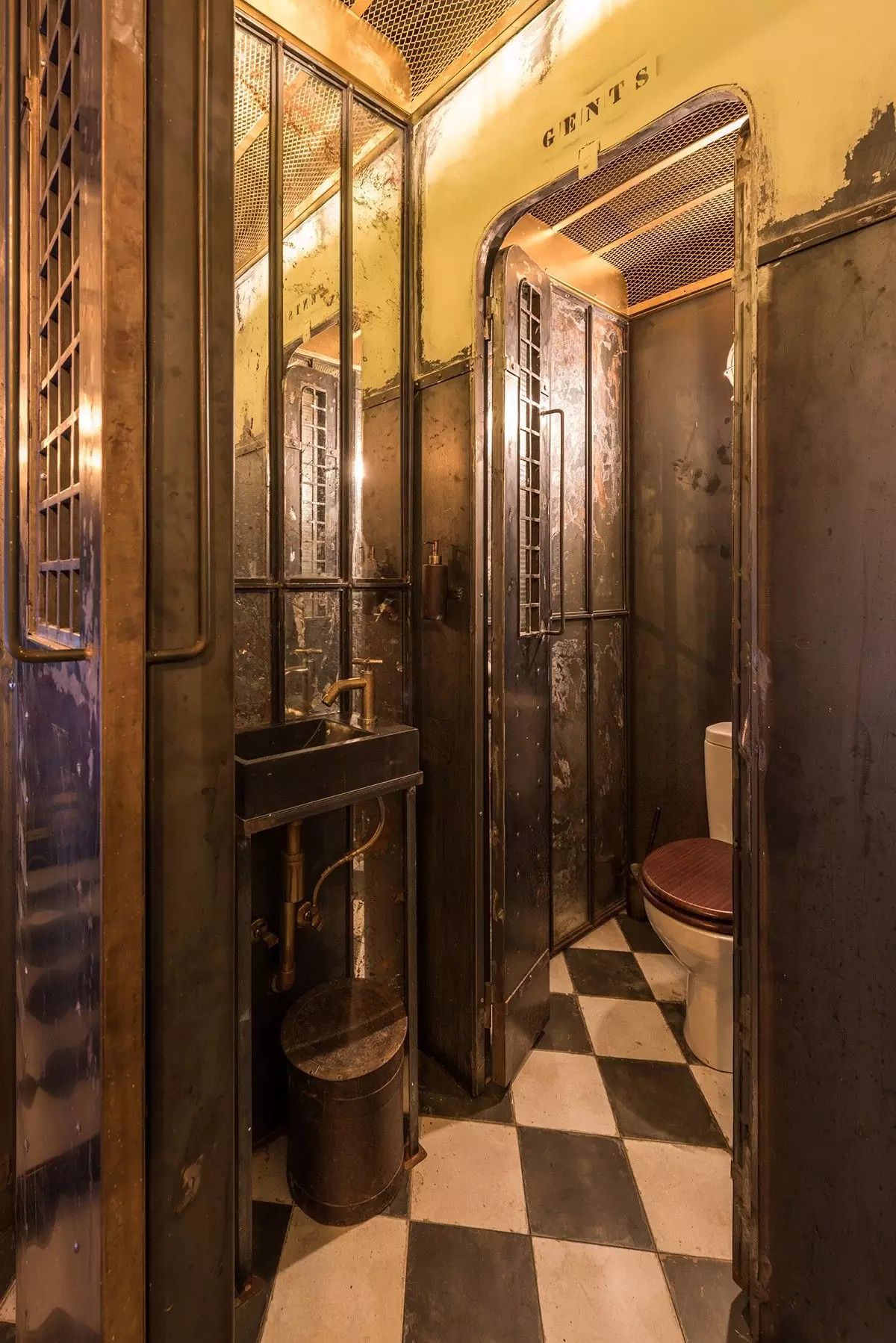 空间设计｜打造复古电影的怀旧感-17