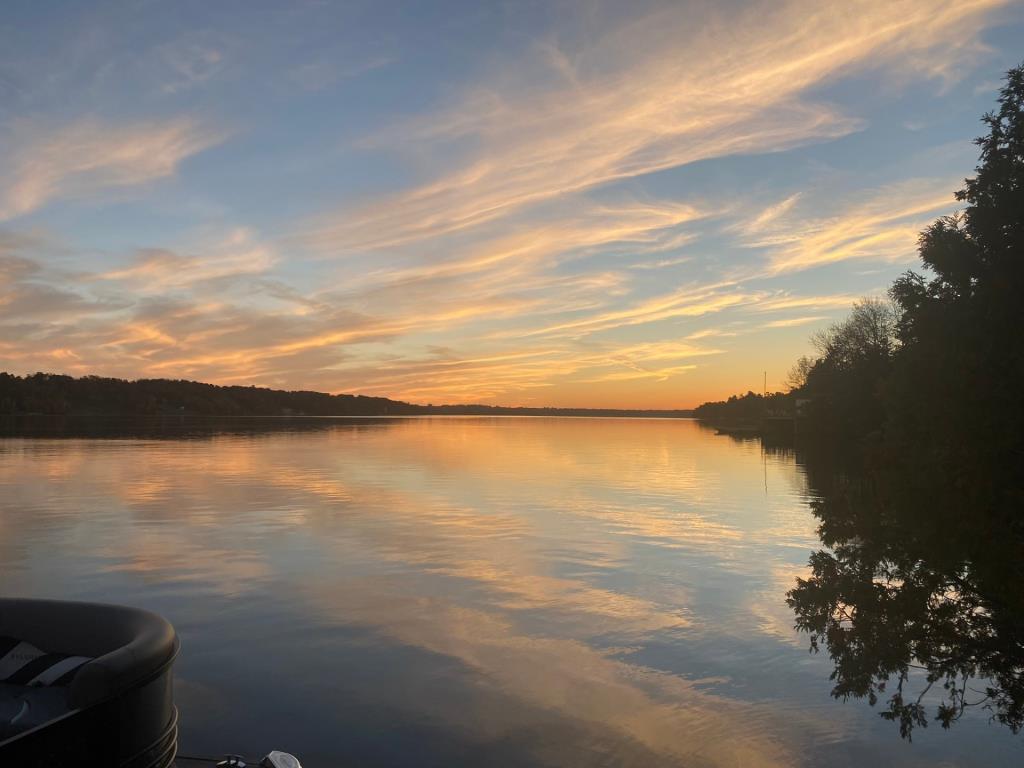 劳伦琴地区水边豪华房产丨Joli Joli Design-41