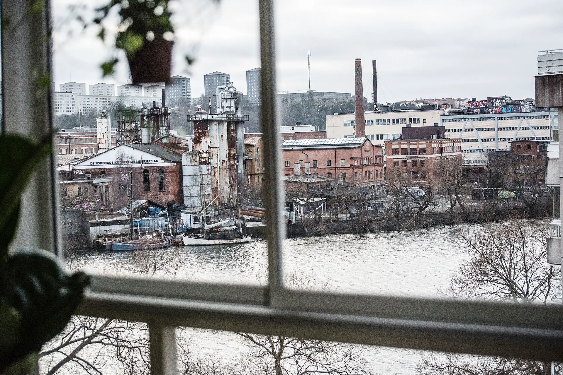 温馨封闭式观景阳台设计-15