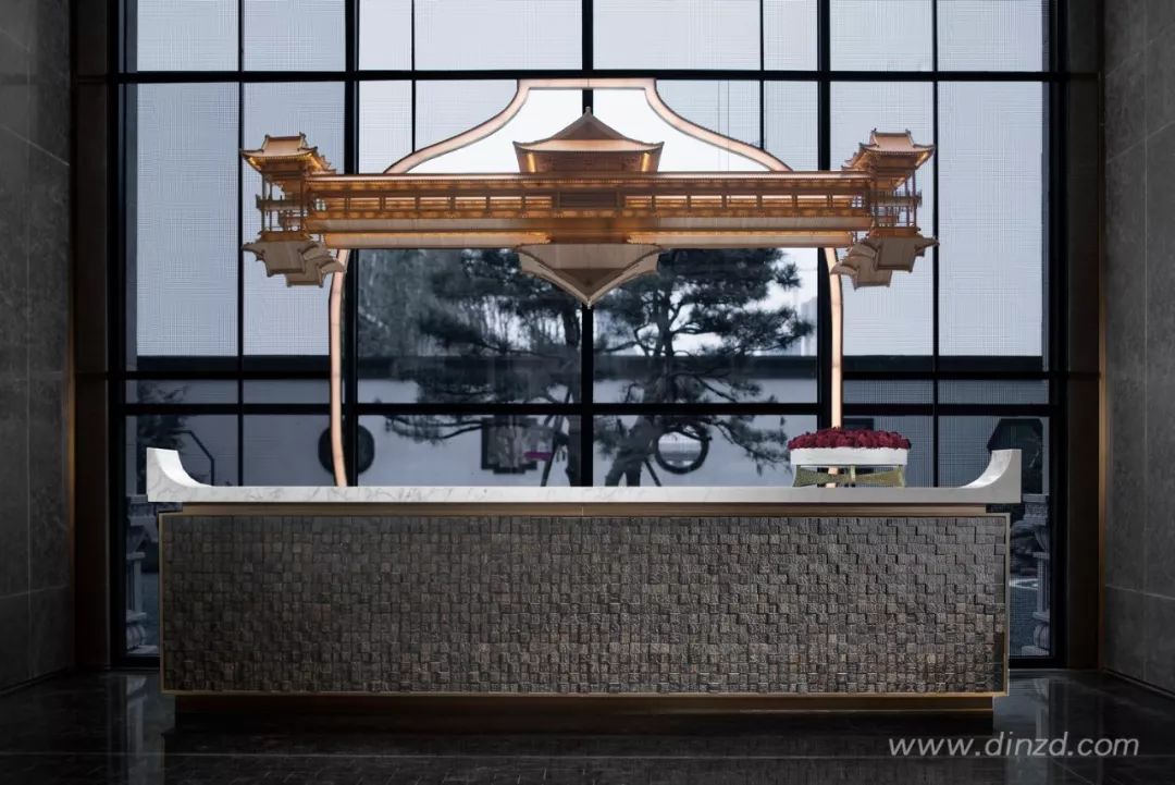 天津津门大院售楼处 | 古韵墨色与现代材质的完美融合-4
