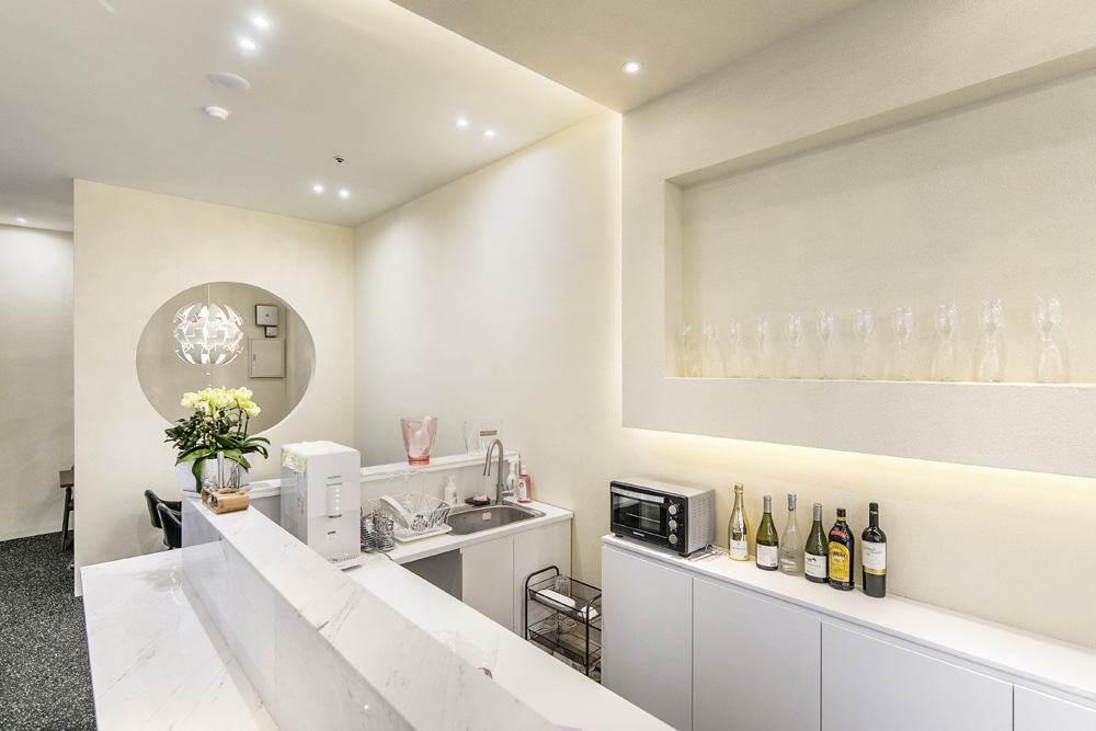 "白色调葡萄酒店设计，简约时尚"-8