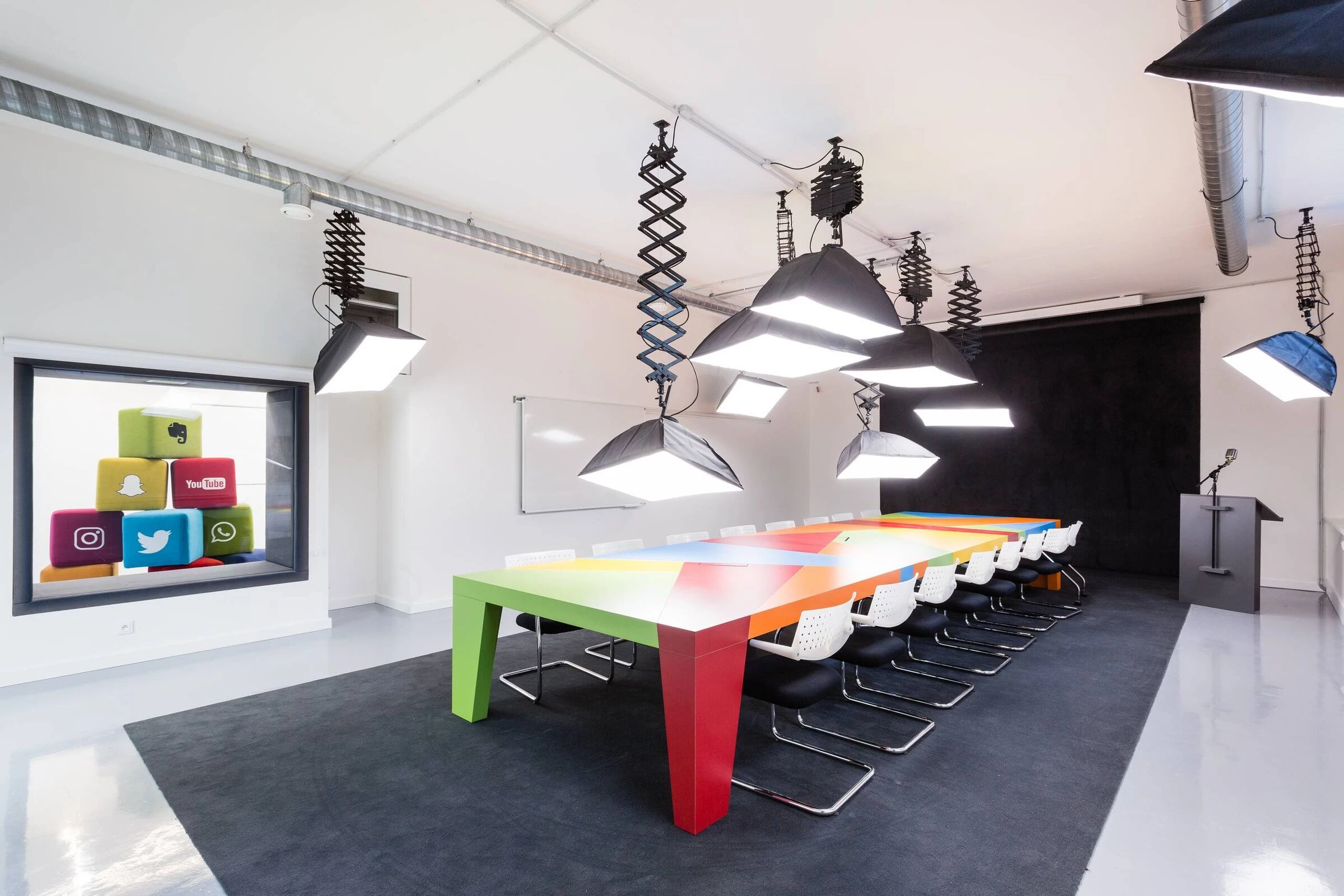 Publicis One · Studio Reaktor 创新媒体公司办公室设计-16