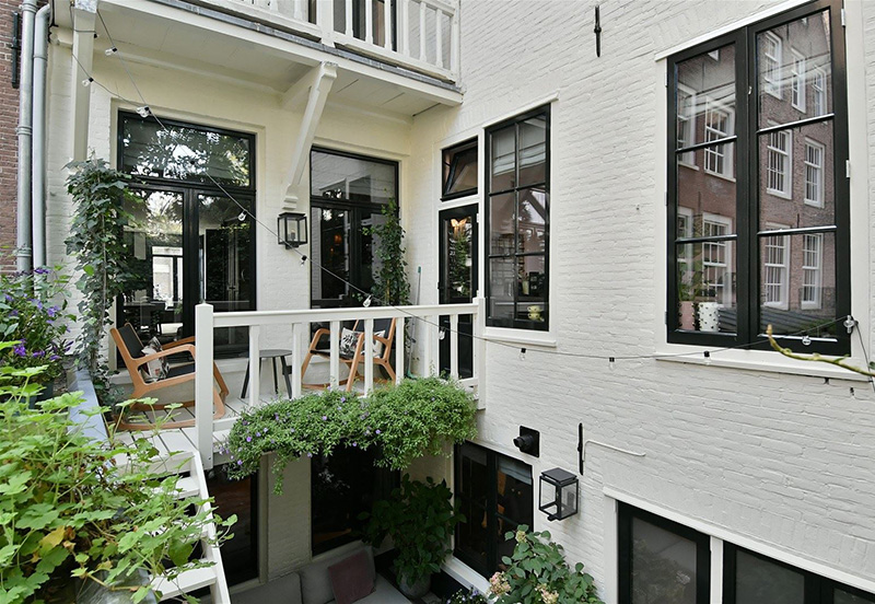 阿姆斯特丹中心区暗色调现代公寓，历史与时尚的完美融合-15