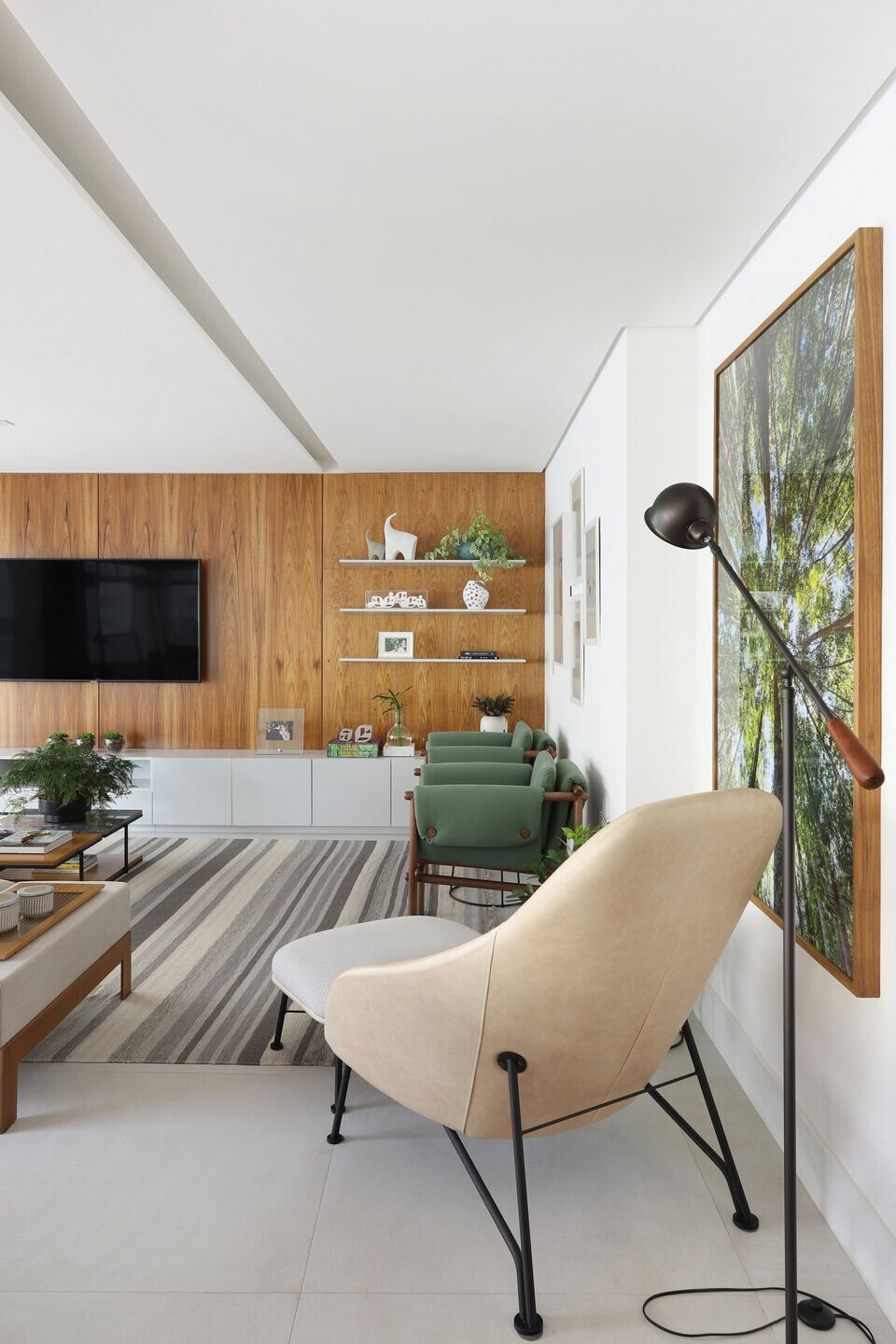 热带风情融入圣保罗公寓丨巴西圣保罗丨Dirani e Marchió-37