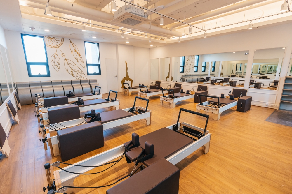 韩国 HUE 健身中心 2 号店 | 极简现代设计，500 平米大型健身空间-10