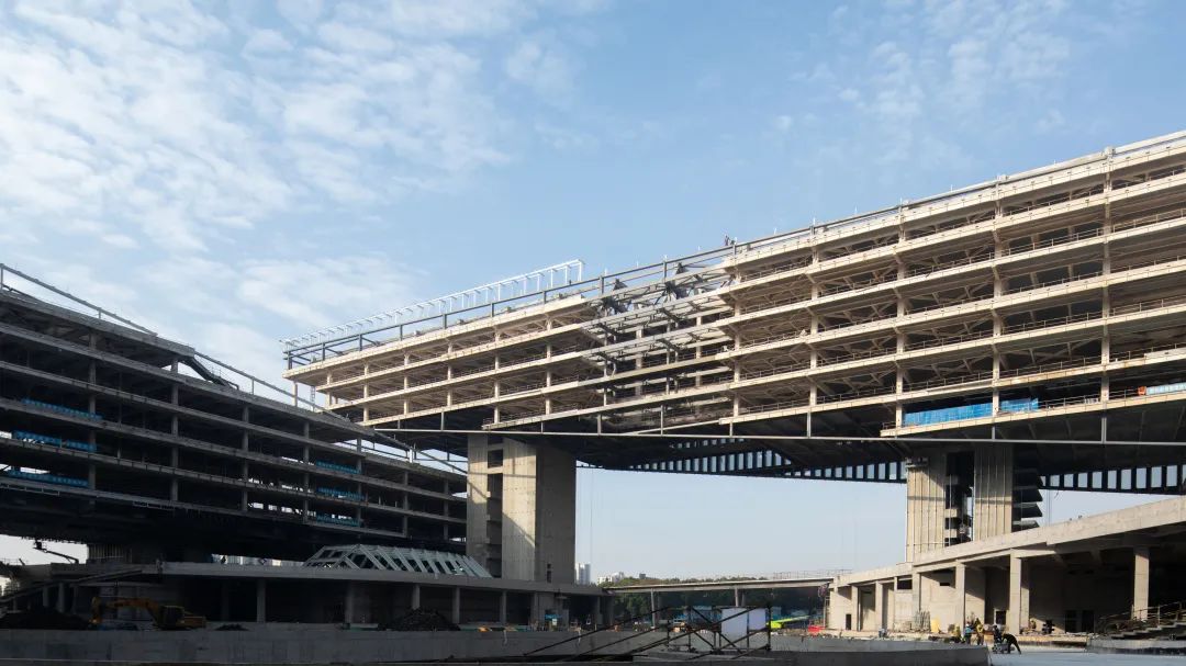 森林之上的科技之城！中建八局上海美的全球创新园区项目通过竣工验收-53