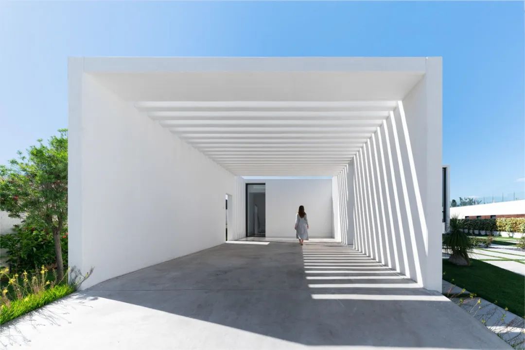 西班牙瓦伦西亚 240㎡纯白别墅丨Ruben Muedra-19