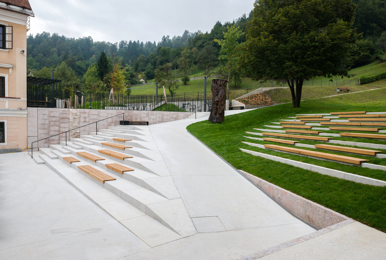 斯洛文尼亚中世纪广场的现代改造-7