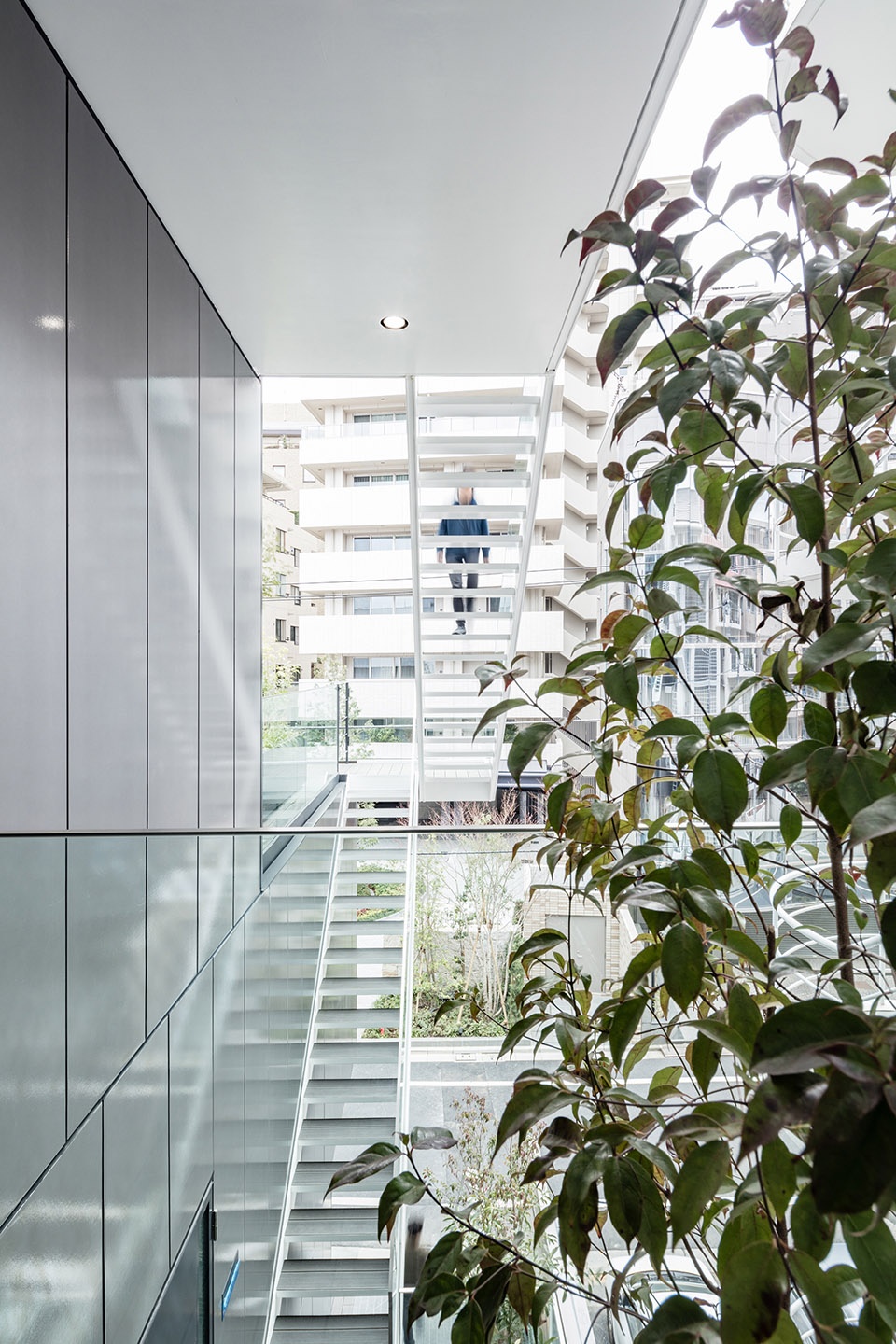 东京 ESCALIER 五番町办公楼 | 绿色阳台与城市景观相融-28
