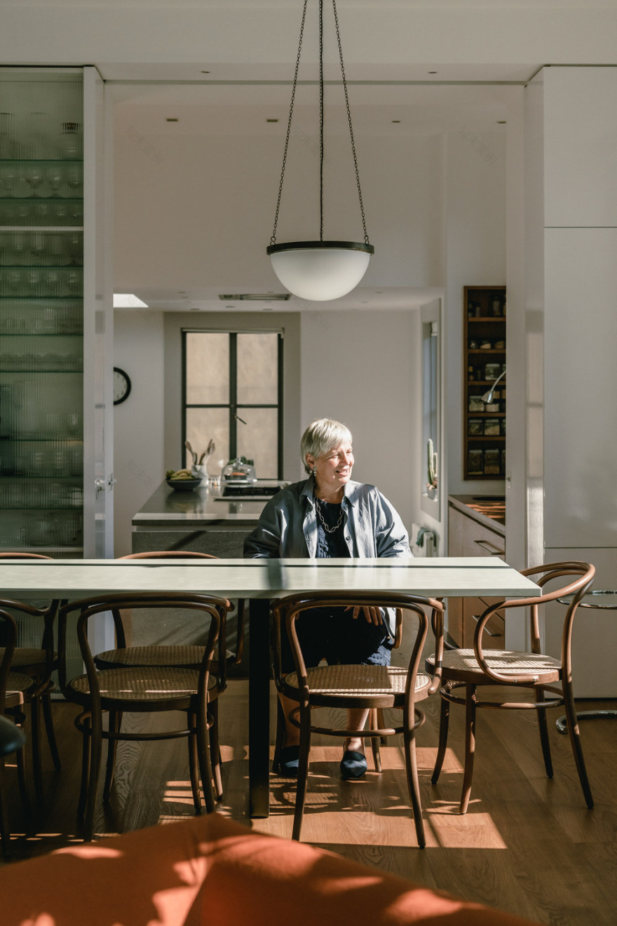 伦敦市中心“倒置之家” | 现代主义大师芭芭拉·韦斯的设计杰作-8