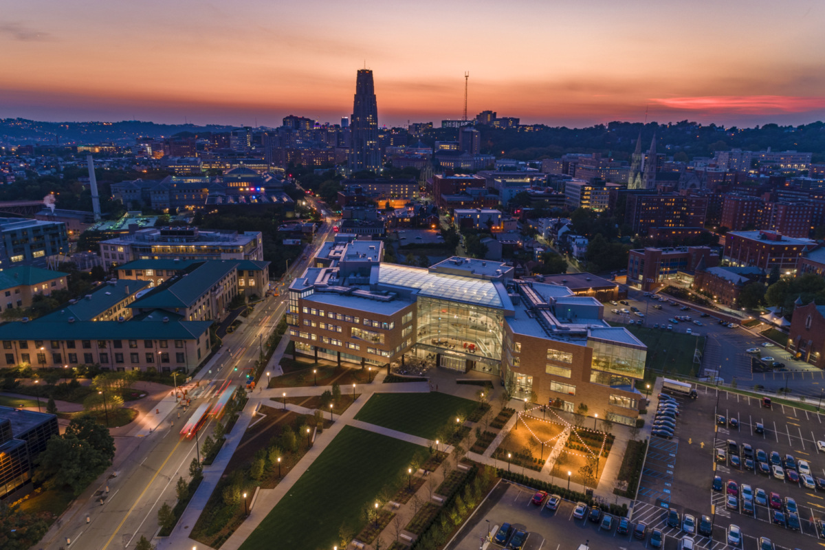 摩尔鲁布尤德尔与文艺复兴 3 建筑师共同打造卡内基梅隆大学商学院大卫·A·特普 quadrangle-40