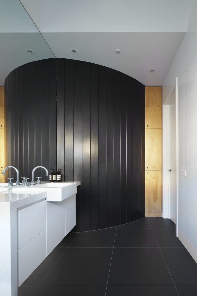 汉普顿之旅屋 | 旧房新生，木构空间带来宁静与放松-45