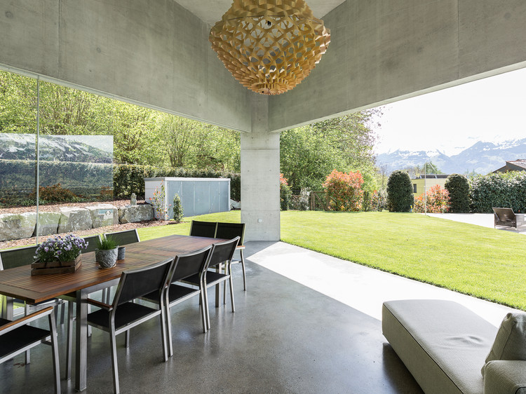 森林边缘的三角形诗意住宅-27