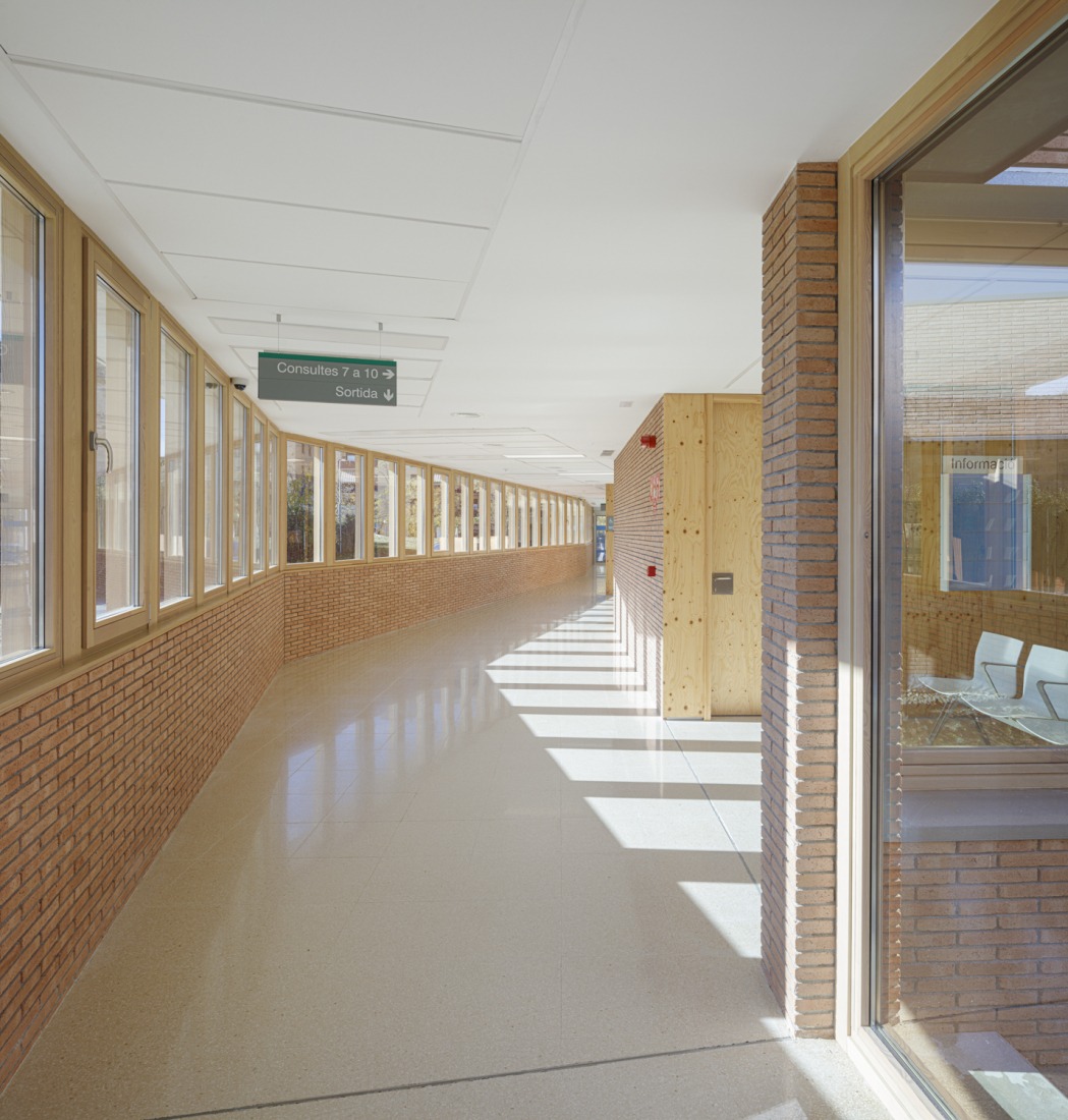 Can llong 初级医疗保健中心丨西班牙丨Comas  Pont Arquitectes-27