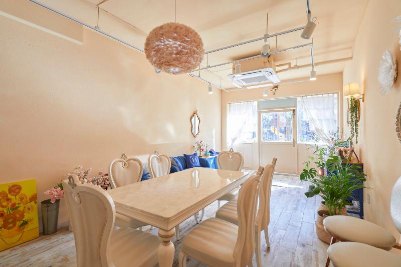 韩式简约风 12 平米咖啡厅设计-6