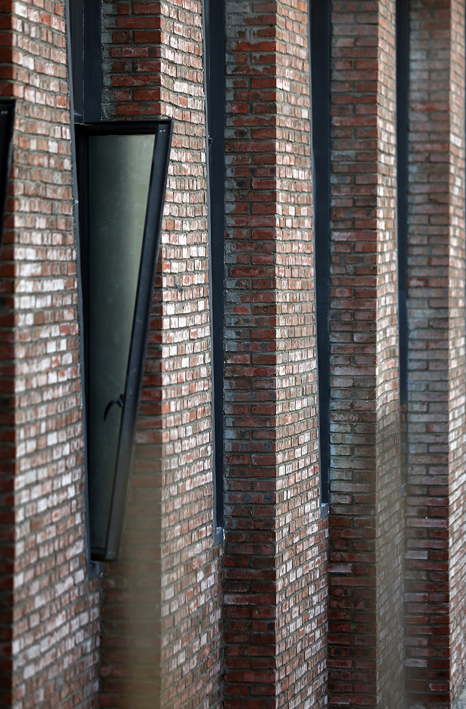 广州北岛创意园管理中心丨中国广州丨互建筑-40