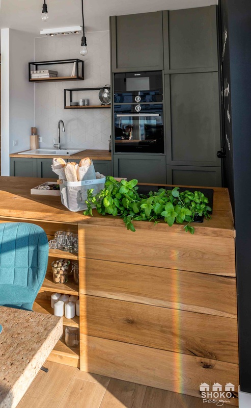 波兰全景窗公寓 | 明亮色彩与趣味空间-15