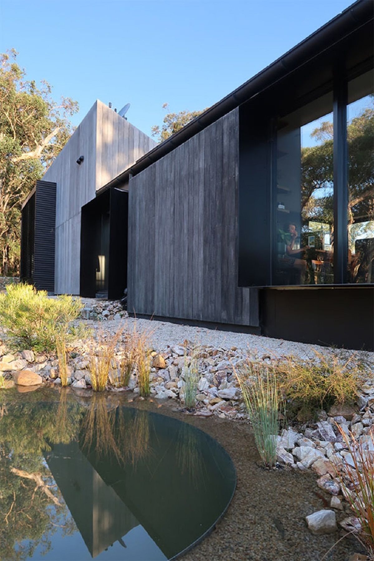 澳洲山林里的离网环保别墅-13