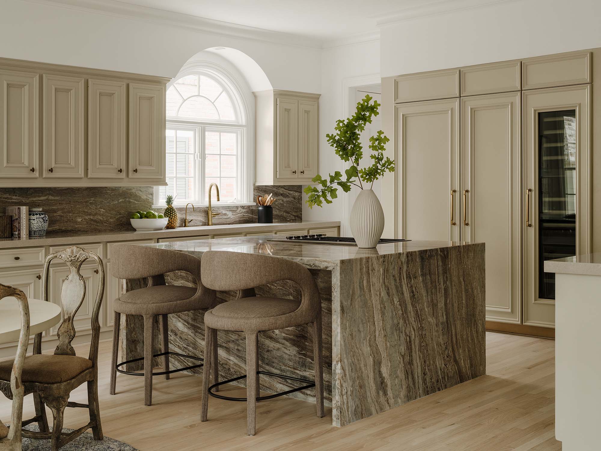 这里 Lu·e 表意不明确，难以准确理解其确切含义，无法完成整句准确翻译 丨Joshua Smith,Inc.-10