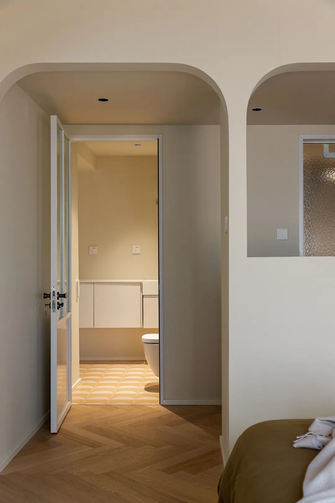 70㎡小黑屋变身法式“奶色治愈系”丨中国北京丨云深空间设计事务所-70