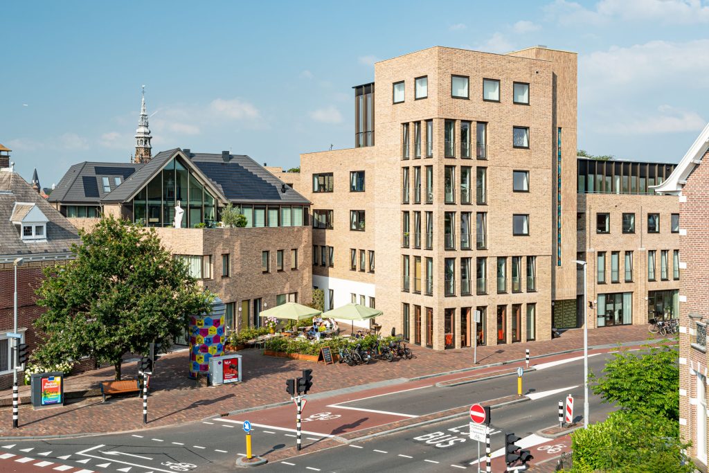 四角区（注：De Vierhoek常见于荷兰语地名等场景，Vierhoek有四角、方形等意思，这里De Vierhoek可直译为四角区 ，具体可能需结合更详细语境确定其实际所指） 丨NetherlandsHaarlem丨her architecten,Joost Swarte-52