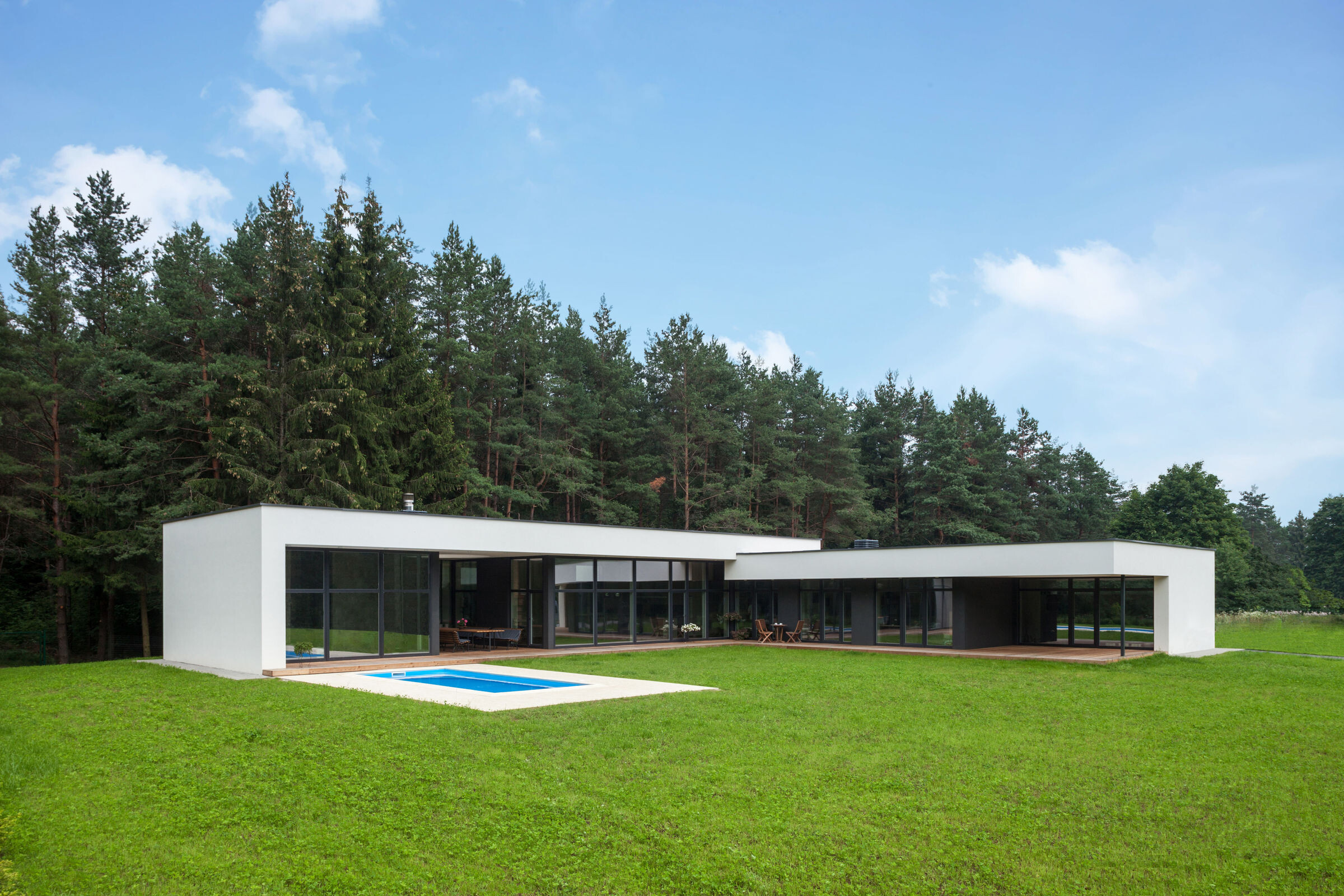 森林中的现代私密别墅-7