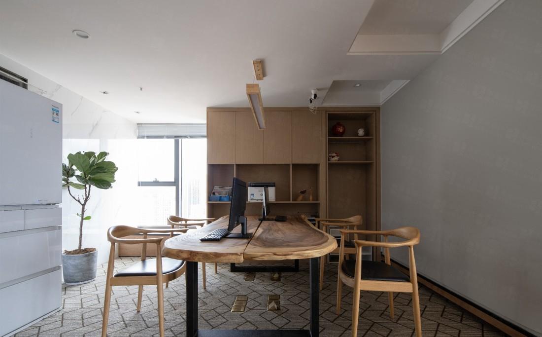 自然光下的舒适办公空间-15