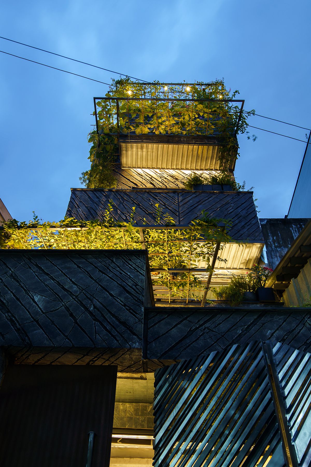 The Falls House - Không gian gợi cảm xúc từ sự kết hợp vật liệu, mang hơi thở thiên nhiên trong lành | Akitephile-22