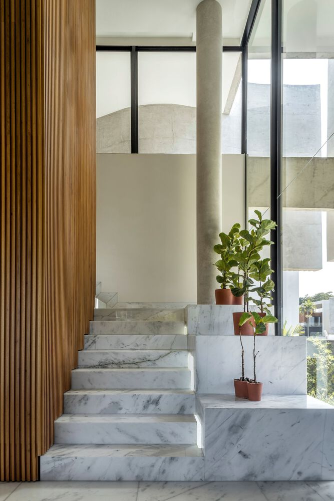 Leo Romano 的优雅 pleated House-53