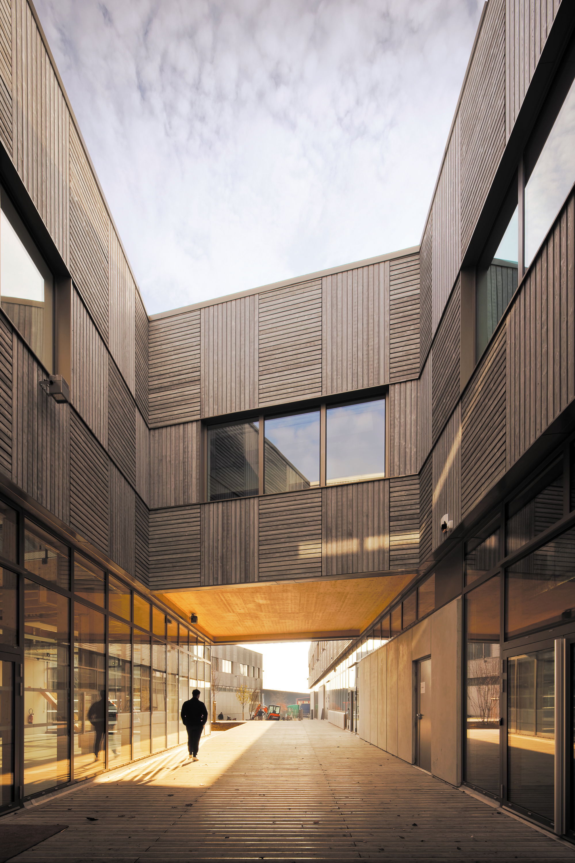 工业与校园丨法国丨Atelier WOA-10