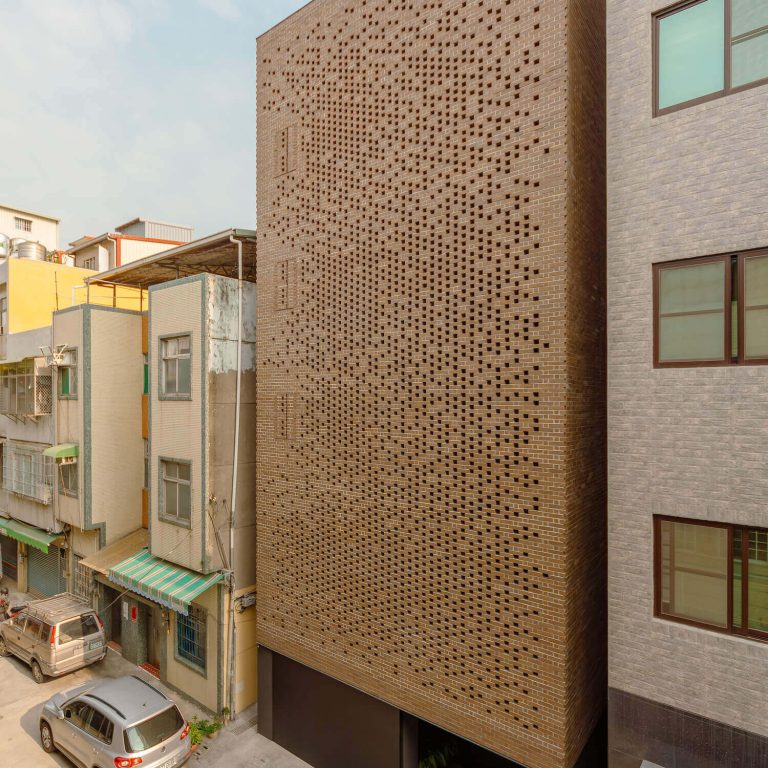 The Veil House in Taiwan（台湾纱幕住宅）丨中国高雄丨Paperfarm Inc-2