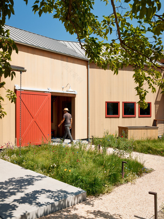 加州纳帕谷仓的多功能设计-2