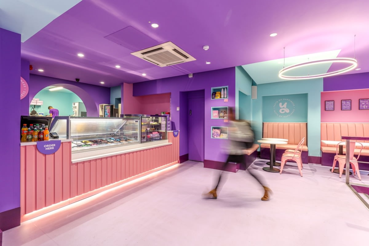 Oh So Yum!糖果色梦幻甜品店设计丨英国丨Phoenix Wharf-9