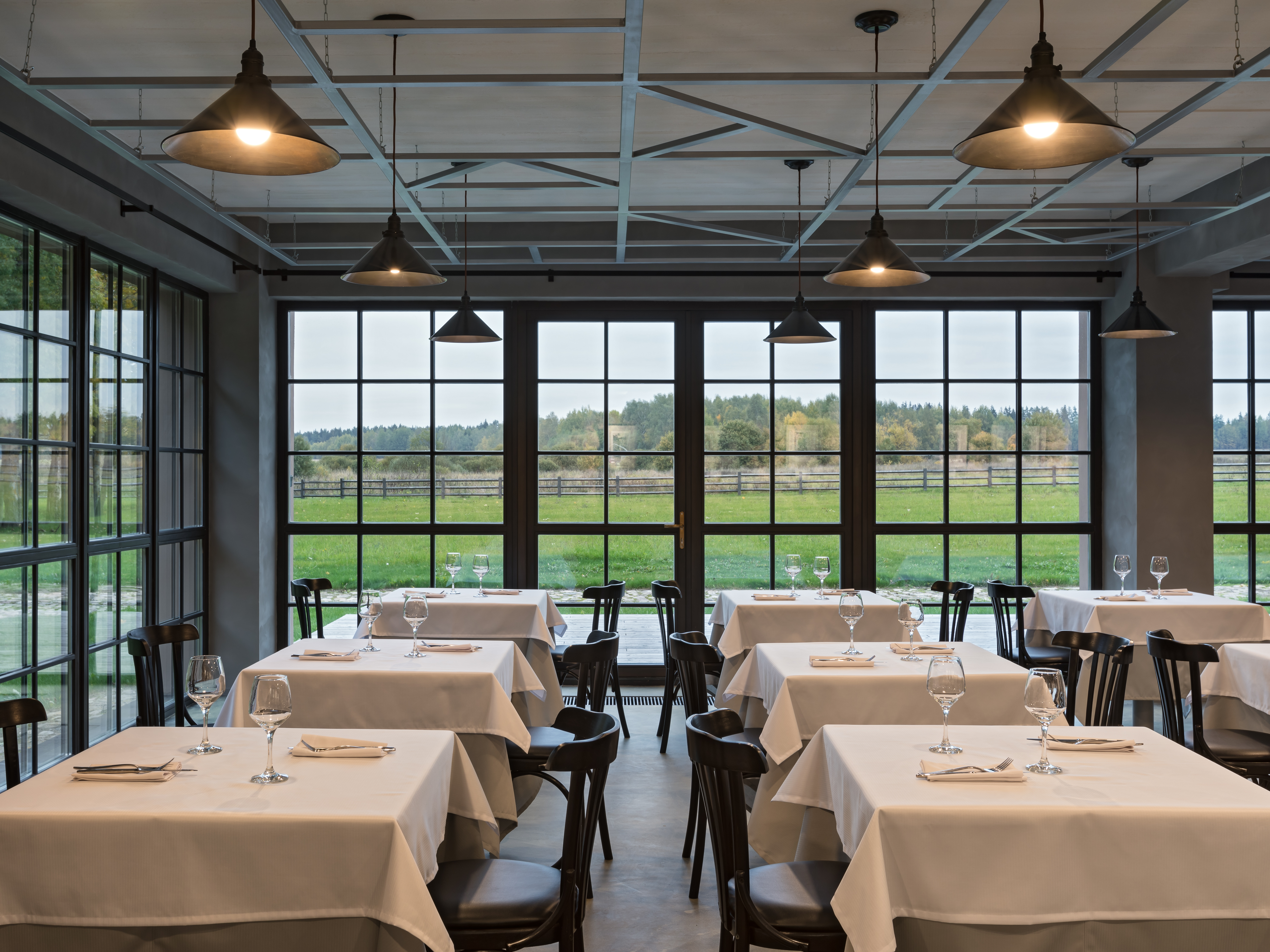 布洛瓦尔2号内饰（由于BROVAR可能是特定品牌、名称等，若有具体背景信息，可能会有更合适译法，这里按常规音译处理） 丨白俄罗斯明斯克丨VAE Studio-64