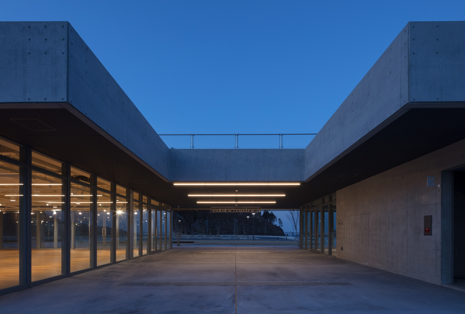 五箇山交叉基地丨日本福冈丨yHa architects-31