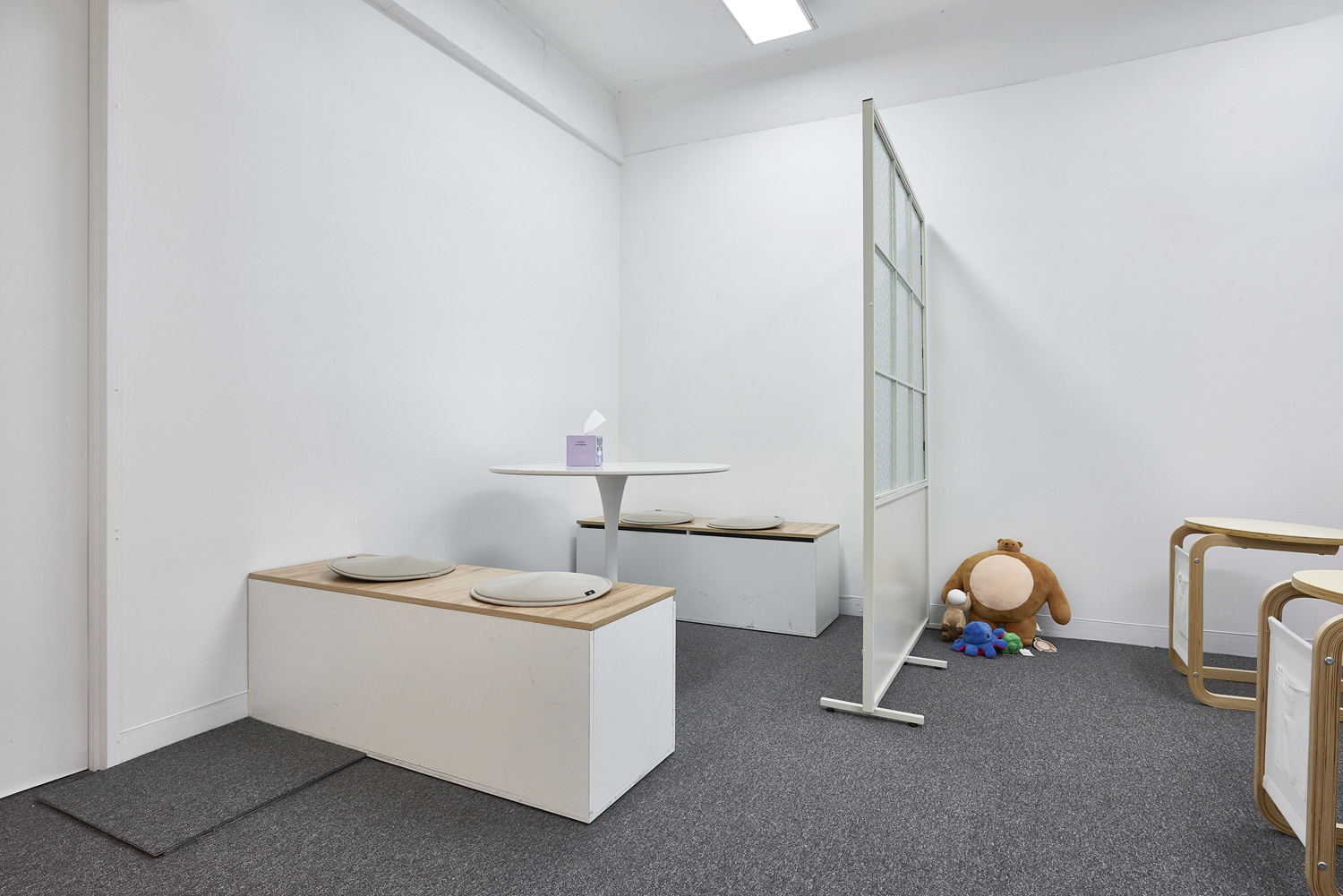 白色简约风办公室设计，70 平米平面空间焕发活力-19