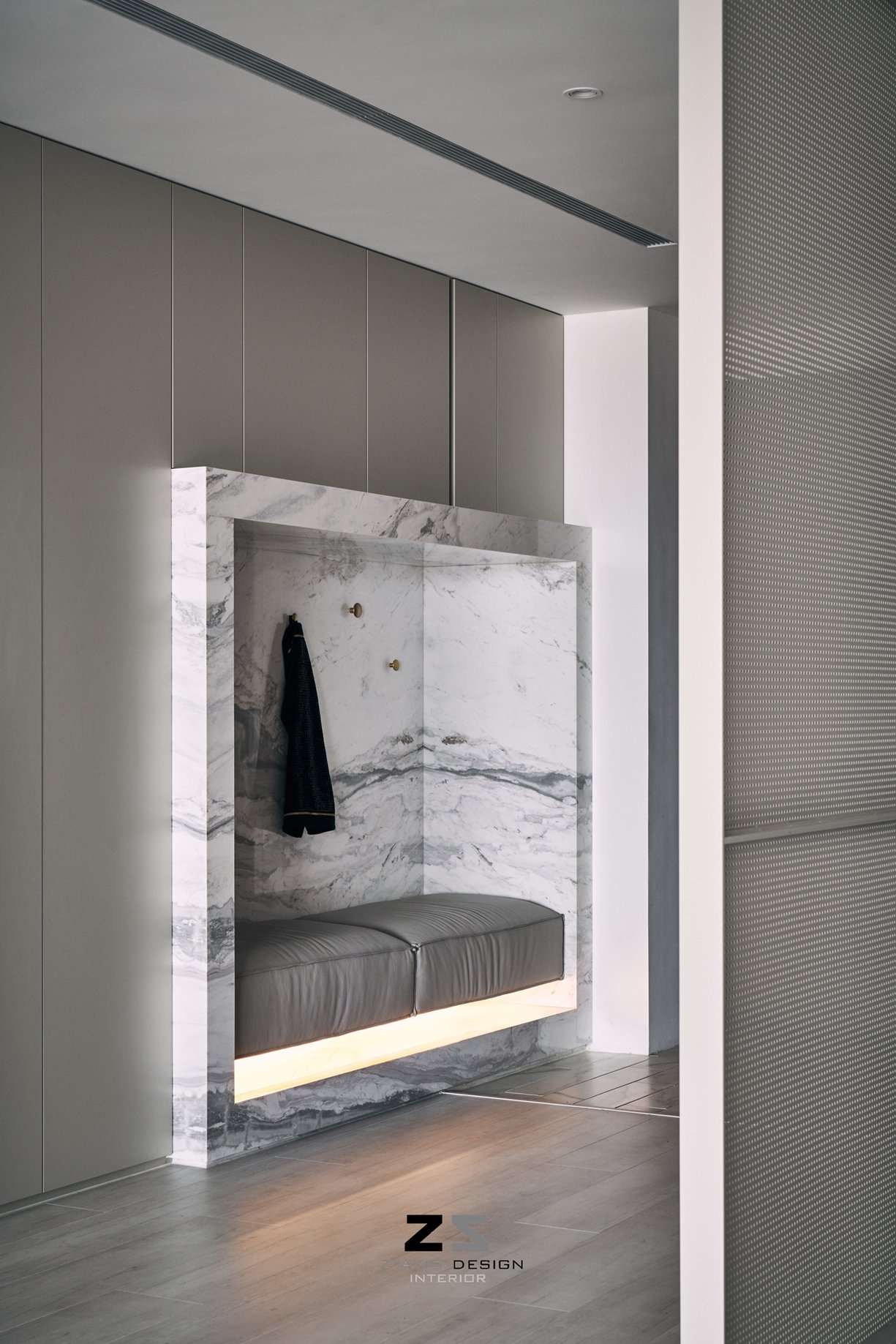 台中 L 宅 | 灰色调 Z 轴空间设计，双向沙发打造趣味动线-11