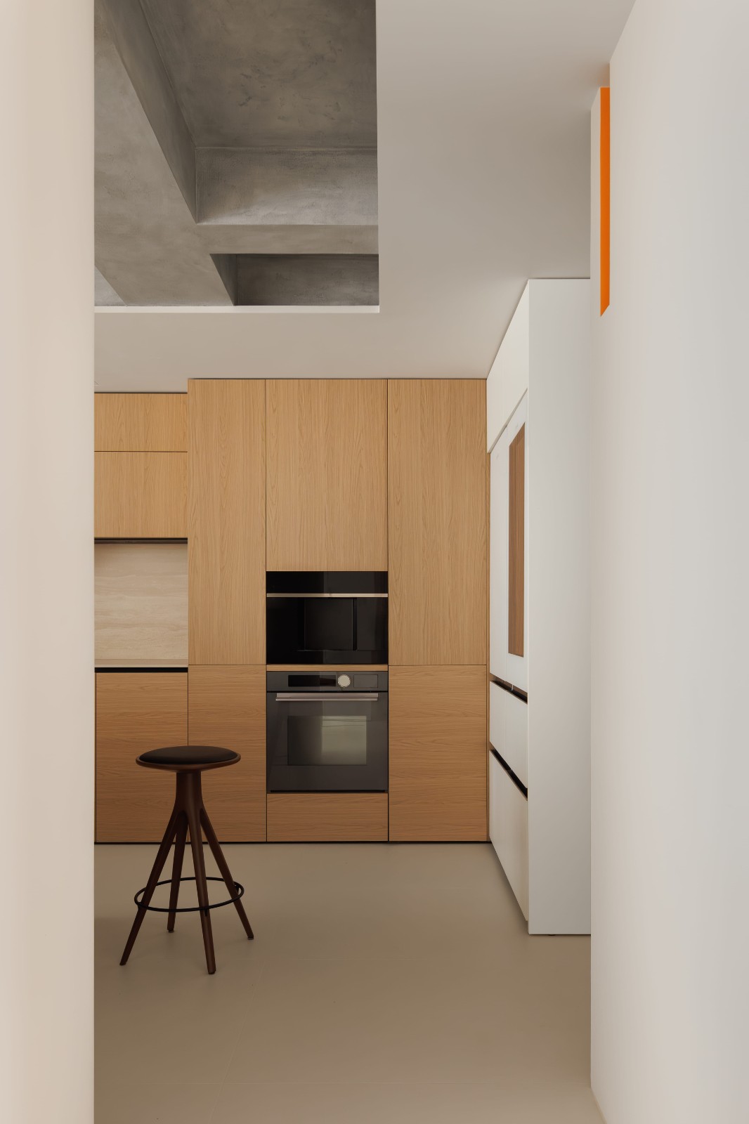 HURR赫设计丨复式的破界与重构:木质骨骼与简白画幕-45