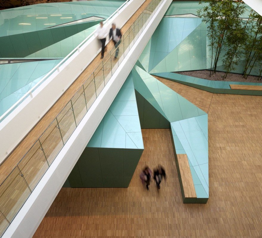 KPMG 总部大楼 | 现代、创新、环保的典范-4