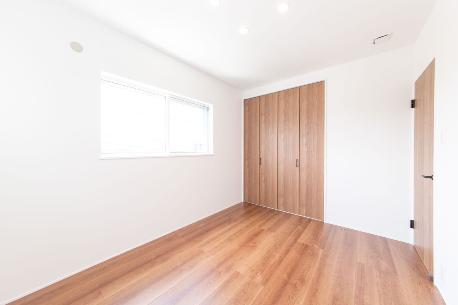 ランドリールームと物干しスペースを広く確保したフリージアの家丨日本和歌山丨ロイヤルホームズ-68