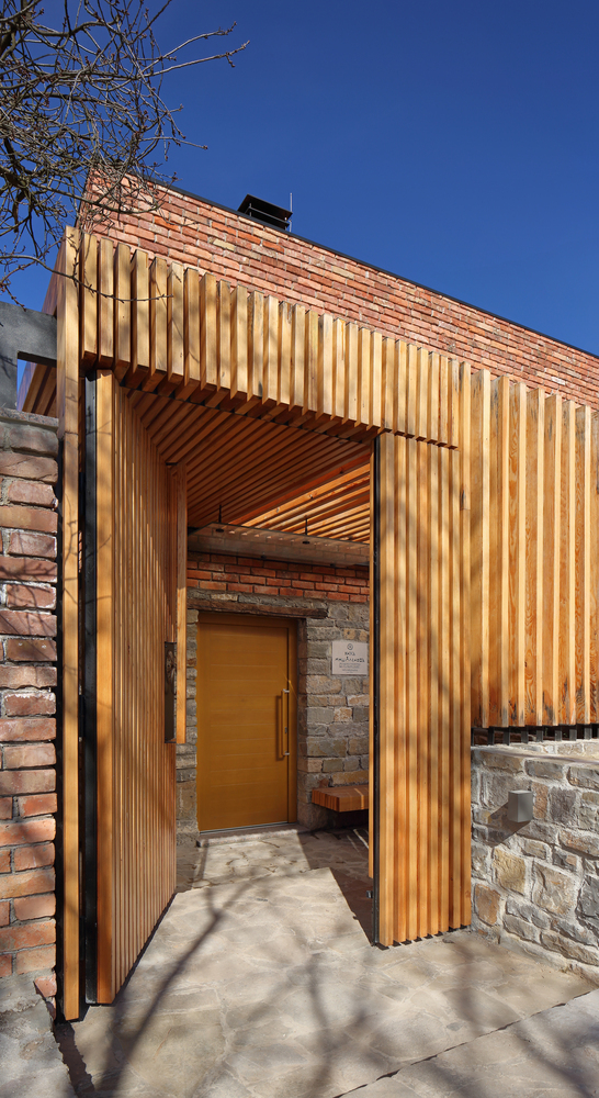 回归传统的 Bosnian 之家 | Hiža Mišljenova House-44