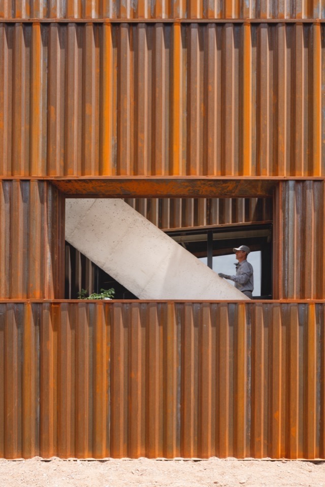 《工人与工厂》《贾德加尔小学》《亚伯拉罕宗教家园》丨伊朗丨Deed Studio-25