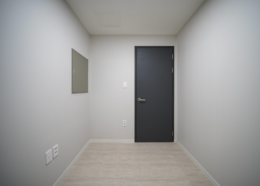 高级黑 | 38 平米迷你公寓的华丽转身-13