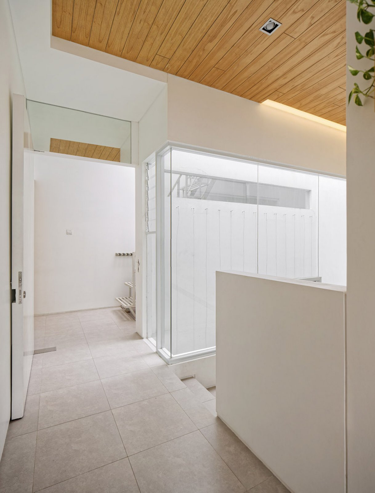 内嵌住宅——210㎡印尼住宅中搭建“飞行花园”-39