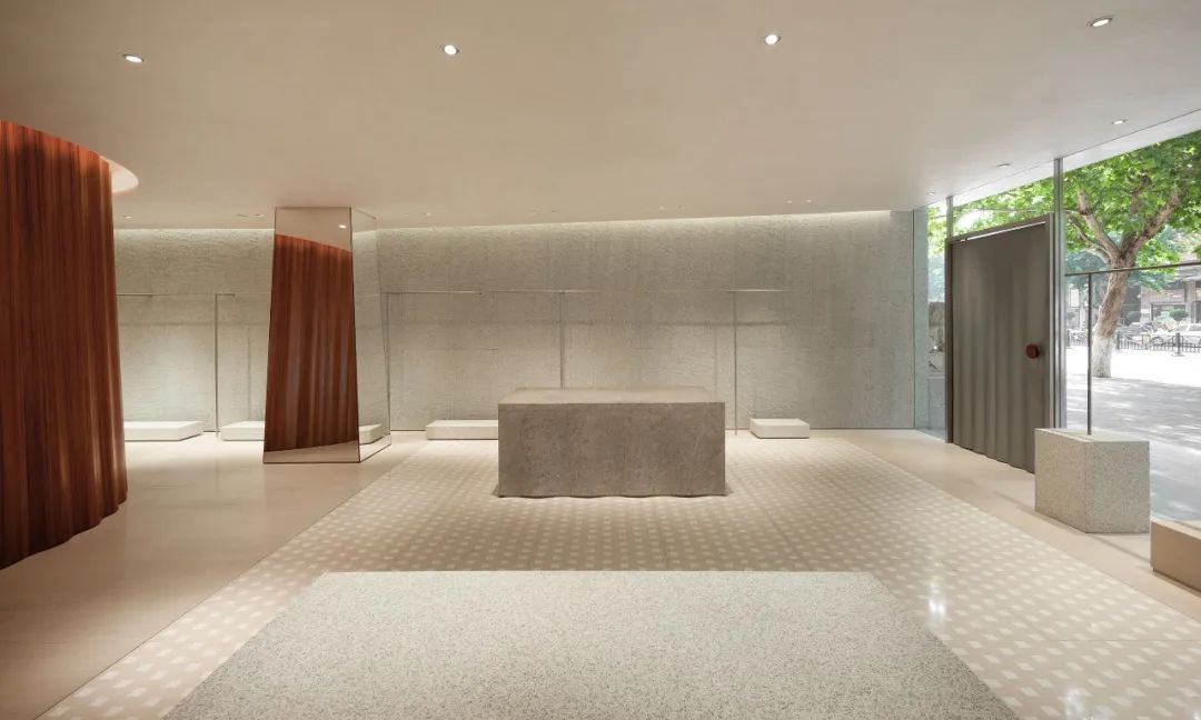 sihn女装买手店，由褶皱延伸出的力量丨中国洛阳丨say architects-18