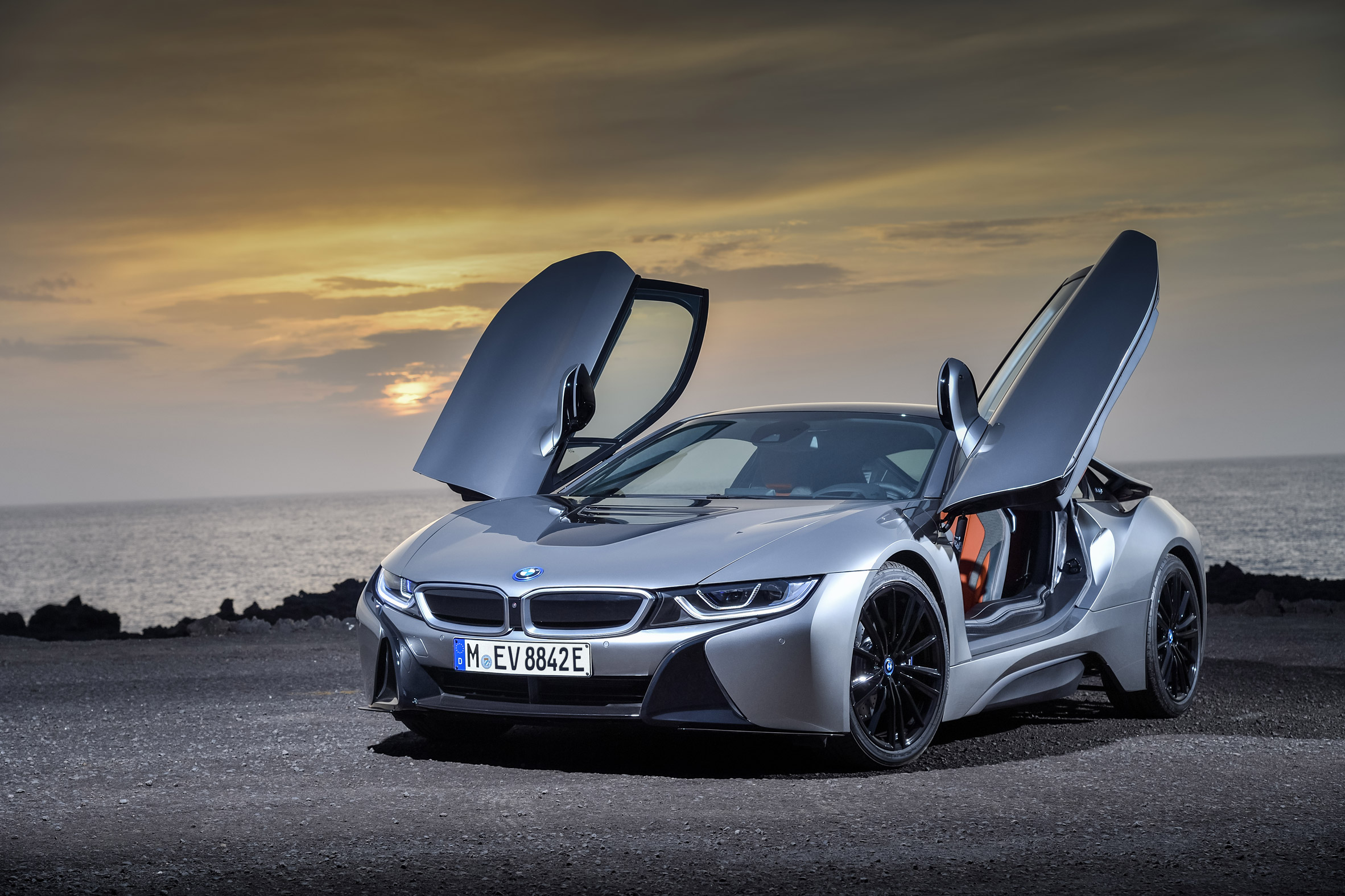BMW unveils i8 Roadster at LA Auto Show-13