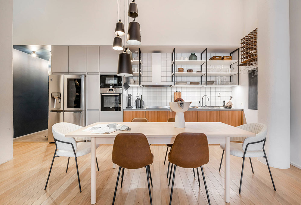 工业风独户公寓,超高天花板与私人露台-11