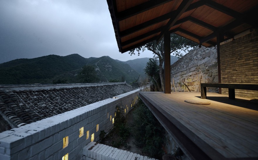 长城脚下“侧漏”的院落 | 巧妙应对用地难题-23