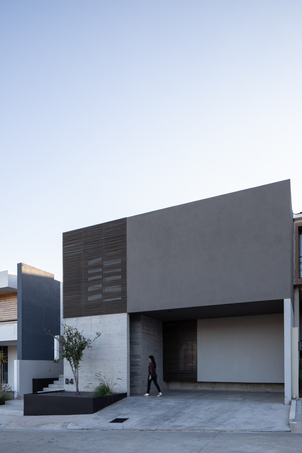 墨西哥 D-4 别墅 | 木质立方体与户外庭院打造独特空间-26