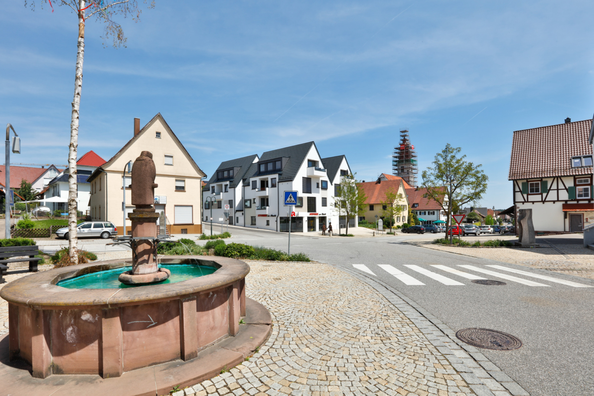  Wohnhaus und Gewerbe am Marktplatz Deckenpfronn - buerohauser-60